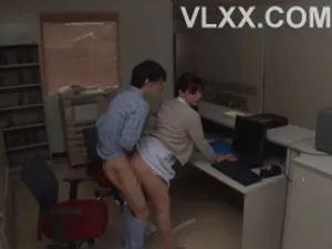 đang giải cứu thế giới thì nữ siêu nhân bị tên tội phạm hiếp dâm