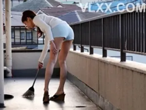 Nữ huấn luyện viên đội golf bị đồng nghiệp lừa đi tập huấn để địt